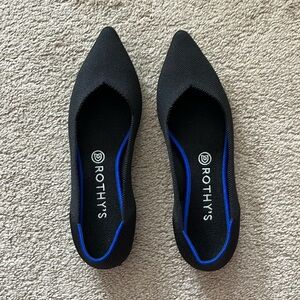 Black pointed toe Rothy’s flats
